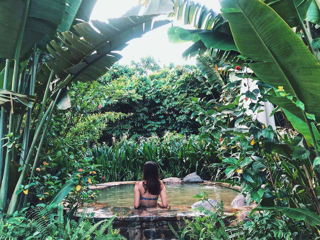 Tắm khoáng trị liệu thư giãn tại Serena Kim Bôi Resort